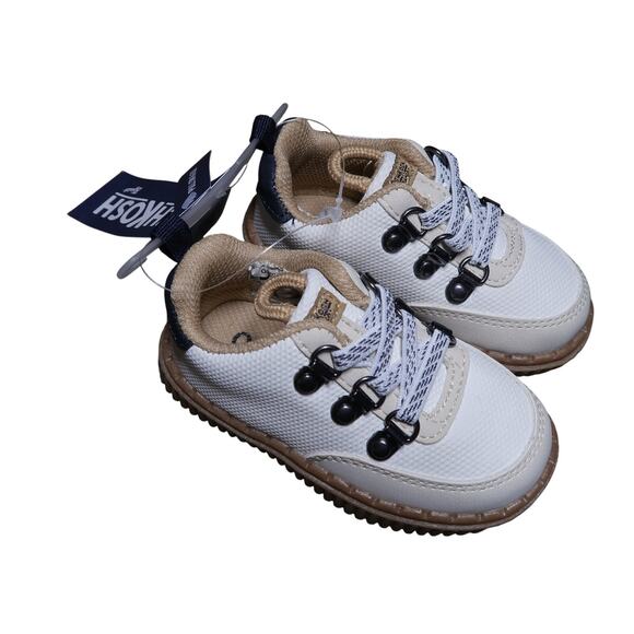 OshKosh B'Gosh White Slip-On Sneakers Heidy Size 4 4T Leather Look Unisex NWT - Picture 2 of 10